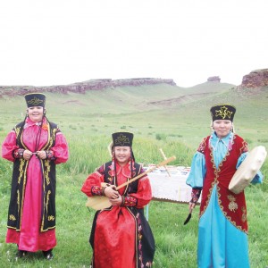 Степи доверяем мы песни свои!  Музыкальный этнографический коллектив Орджоникидзевского района Хакасии