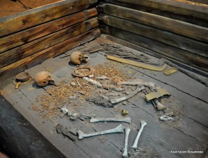 Макет погребальной камеры кургана Ааржан 2. Автор фото — Анастасия Вещикова