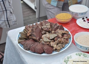 Национальные тувинские блюда: хан, талган, согажа, хойтпак. Автор фото — Анастасия Вещикова
