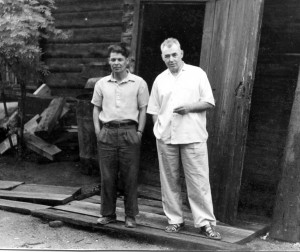 Владимир Демидов (слева) и Василий Александров - литсотрудники Ангарской правды в 60-е годы
